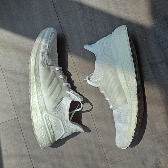 ADIDAS ULTRABOOST - Picture 2 of 4